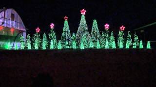 Jingle Bells Techno  Synchronized Christmas Light Show to Music [upl. by Eelinnej]