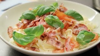 Pasta med fløtesaus og bacon [upl. by Dyna]